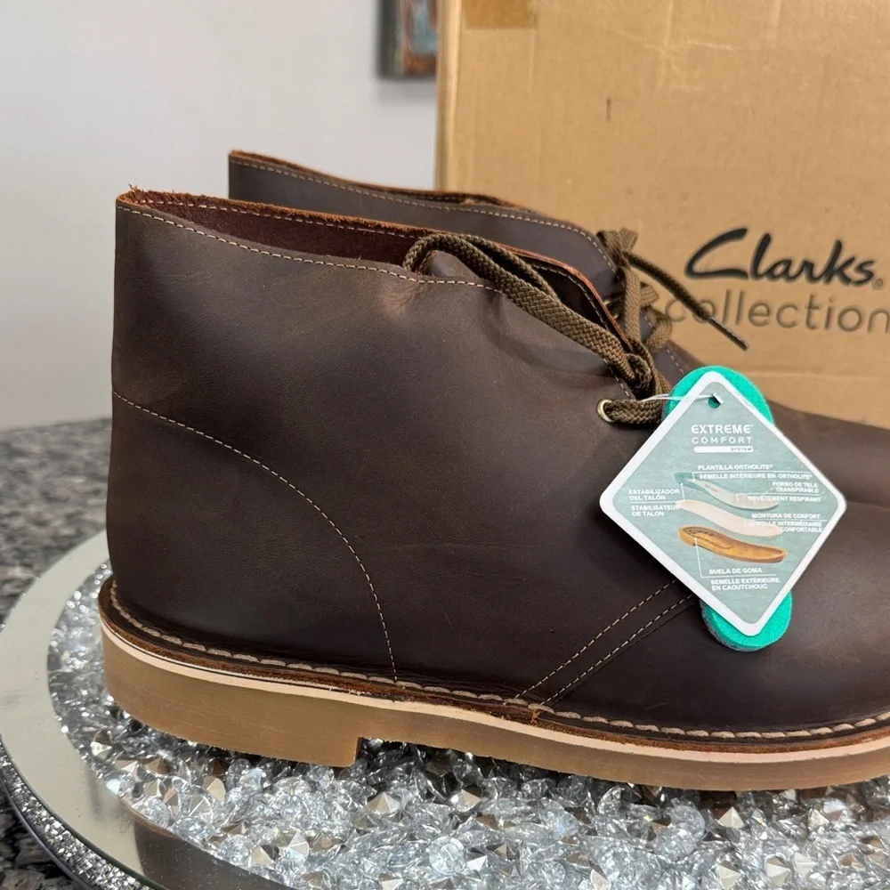 Clarks Men’s Dark Brown leather Chukka Boots with Tan Sole NEW 12W